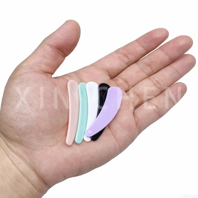 50Pcs Mini Cosmetic Spatula Disposable Curved Scoop Makeup Mask Cream Spoon Eye Cream Stick Make Up Face Beauty Tool Kits